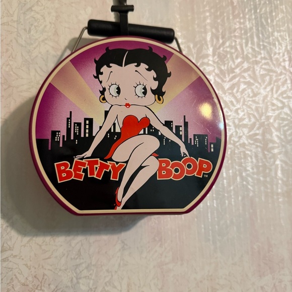 Vintage 2005 Betty Boop Round Lunch Box, In Good Condition, Great For Collectors - Picture 6 of 11